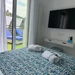 Sky Garden Maria Jose Liguria - Attico Vista Mare - Terraces - 2 Bagni- 2 Da Letto - Box, Wi-fi, Idromassaggio Free Inteiro Attico Per Voi, Con Ascensore