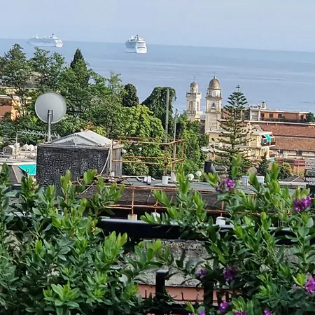 Apartment Appartamento Rapallo - Le 5 Terre - Portofino - Sky Garden Maria Jose - Attico Vista Mare - Terraces - 2 Bagni- 2 Camera Da Letto - Box, Wi-Fi, Idromassaggio Free Inteiro Attico Per Voi, Con Ascensore *