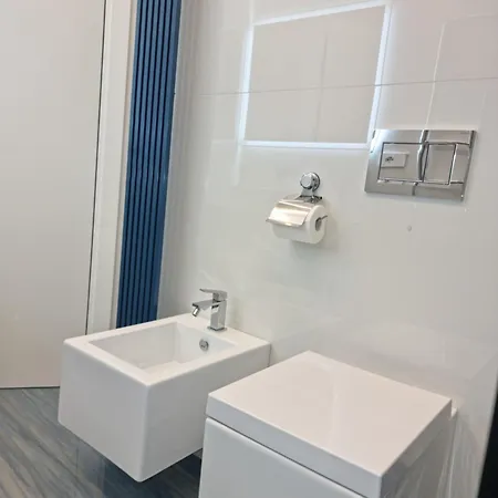 شقة Sky Garden Maria Jose Liguria - Attico Vista Mare - Terraces - 2 Bagni- 2 Da Letto - Box, Wi-fi, Idromassaggio Free Inteiro Attico Per Voi, Con Ascensore