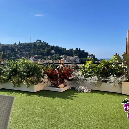 Appartamento Rapallo - Le 5 Terre - Portofino - Sky Garden Maria Jose - Attico Vista Mare - Terraces - 2 Bagni- 2 Camera Da Letto - Box, Wi-Fi, Idromassaggio Free Inteiro Attico Per Voi, Con Ascensore Apartment Rapallo