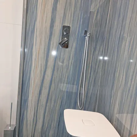 شقة Sky Garden Maria Jose Liguria - Attico Vista Mare - Terraces - 2 Bagni- 2 Da Letto - Box, Wi-fi, Idromassaggio Free Inteiro Attico Per Voi, Con Ascensore *