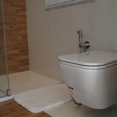 Sky Garden Maria Jose Liguria - Attico Vista Mare - Terraces - 2 Bagni- 2 Da Letto - Box, Wi-fi, Idromassaggio Free Inteiro Attico Per Voi, Con Ascensore *