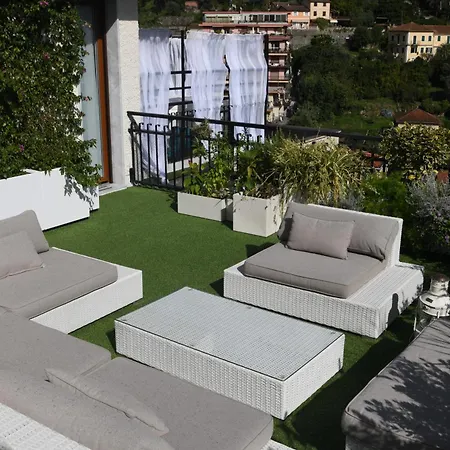 Apartment Appartamento Rapallo - Le 5 Terre - Portofino - Sky Garden Maria Jose - Attico Vista Mare - Terraces - 2 Bagni- 2 Camera Da Letto - Box, Wi-Fi, Idromassaggio Free Inteiro Attico Per Voi, Con Ascensore *