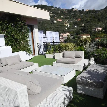 Apartment Appartamento Rapallo - Le 5 Terre - Portofino - Sky Garden Maria Jose - Attico Vista Mare - Terraces - 2 Bagni- 2 Camera Da Letto - Box, Wi-Fi, Idromassaggio Free Inteiro Attico Per Voi, Con Ascensore