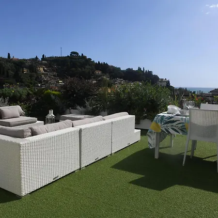 Apartment Appartamento Rapallo - Le 5 Terre - Portofino - Sky Garden Maria Jose - Attico Vista Mare - Terraces - 2 Bagni- 2 Camera Da Letto - Box, Wi-Fi, Idromassaggio Free Inteiro Attico Per Voi, Con Ascensore