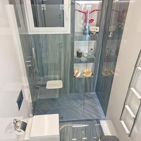 Apartment - Le 5 Terre - Portofino - Sky Garden Maria Jose - Attico Vista Mare - Terraces - 2 Bagni- 2 Da Letto - Box, Wi-fi, Idromassaggio Free Inteiro Attico Per Voi, Con Ascensore Rapallo