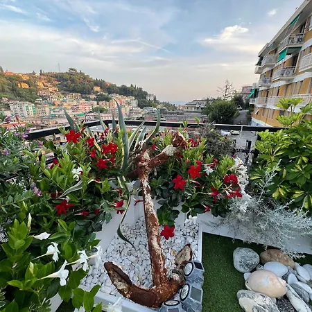 Sky Garden Maria Jose Liguria - Attico Vista Mare - Terraces - 2 Bagni- 2 Da Letto - Box, Wi-fi, Idromassaggio Free Inteiro Attico Per Voi, Con Ascensore Διαμέρισμα