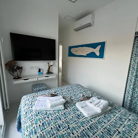 Sky Garden Maria Jose Liguria - Attico Vista Mare - Terraces - 2 Bagni- 2 Da Letto - Box, Wi-fi, Idromassaggio Free Inteiro Attico Per Voi, Con Ascensore