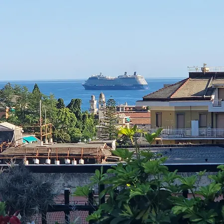 Sky Garden Maria Jose Liguria - Attico Vista Mare - Terraces - 2 Bagni- 2 Da Letto - Box, Wi-fi, Idromassaggio Free Inteiro Attico Per Voi, Con Ascensore