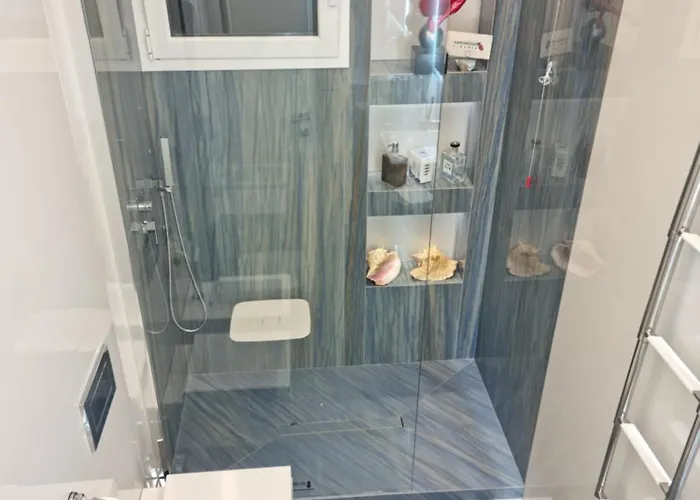 Apartman Sky Garden Maria Jose Liguria - Attico Vista Mare - Terraces - 2 Bagni- 2 Da Letto - Box, Wi-fi, Idromassaggio Free Inteiro Attico Per Voi, Con Ascensore Rapallo