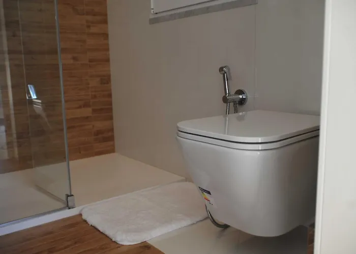 Sky Garden Maria Jose Liguria - Attico Vista Mare - Terraces - 2 Bagni- 2 Da Letto - Box, Wi-fi, Idromassaggio Free Inteiro Attico Per Voi, Con Ascensore *