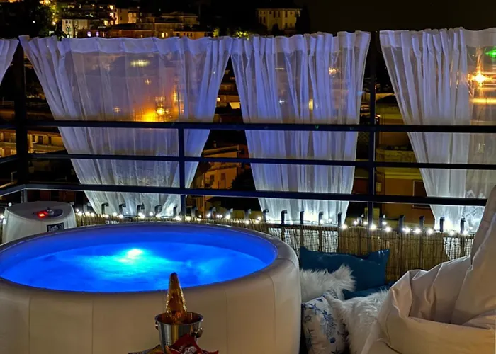 Sky Garden Maria Jose Liguria - Attico Vista Mare - Terraces - 2 Bagni- 2 Da Letto - Box, Wi-fi, Idromassaggio Free Inteiro Attico Per Voi, Con Ascensore Apartman *