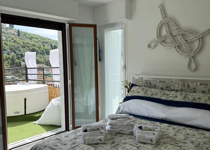 Apartman Sky Garden Maria Jose Liguria - Attico Vista Mare - Terraces - 2 Bagni- 2 Da Letto - Box, Wi-fi, Idromassaggio Free Inteiro Attico Per Voi, Con Ascensore Rapallo